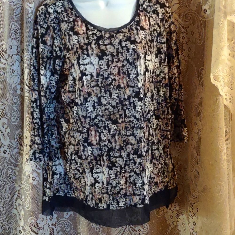 Simply‎ Vera Size M navy pink white floral pullover 3/4  top